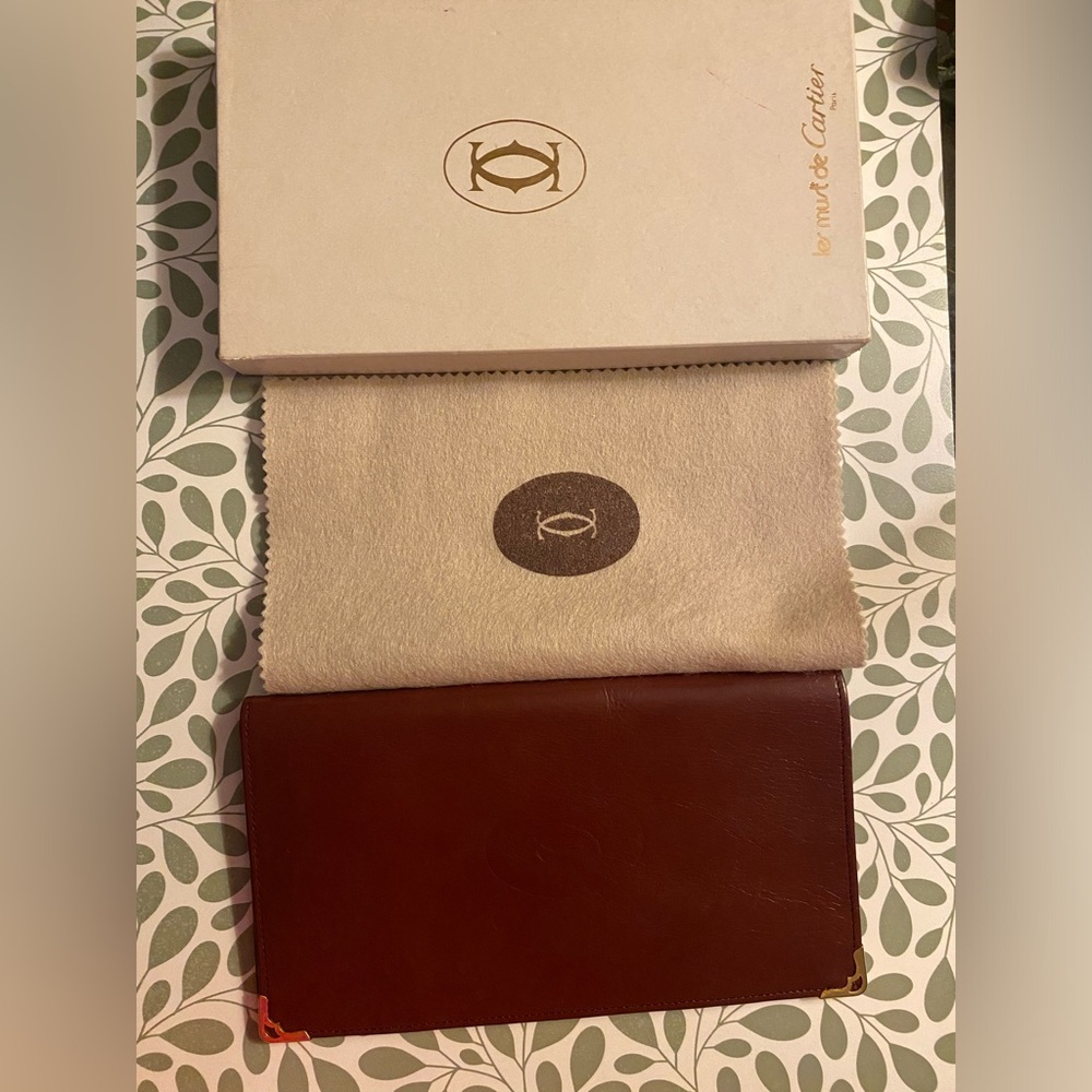 Cartier Wallet, Dustie and box Authentic